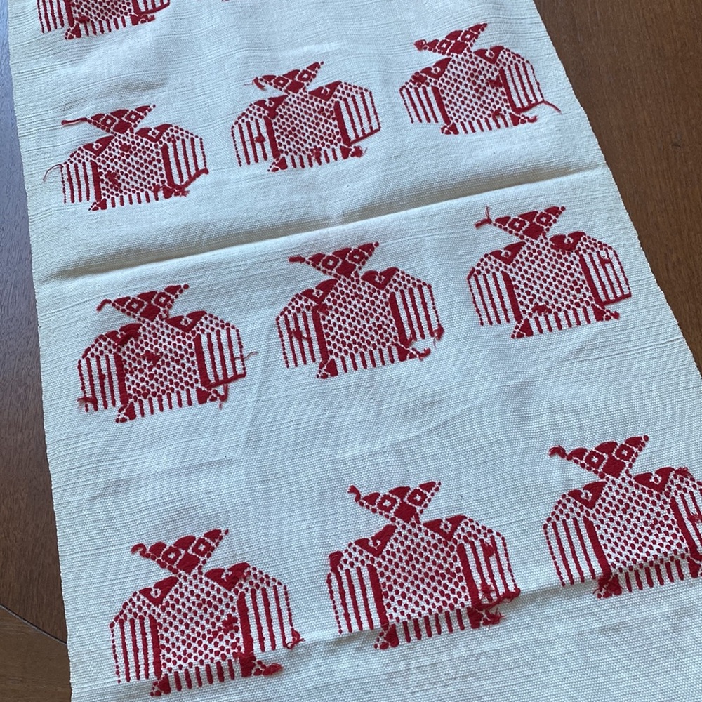 Table runner - Picture 4 of 5